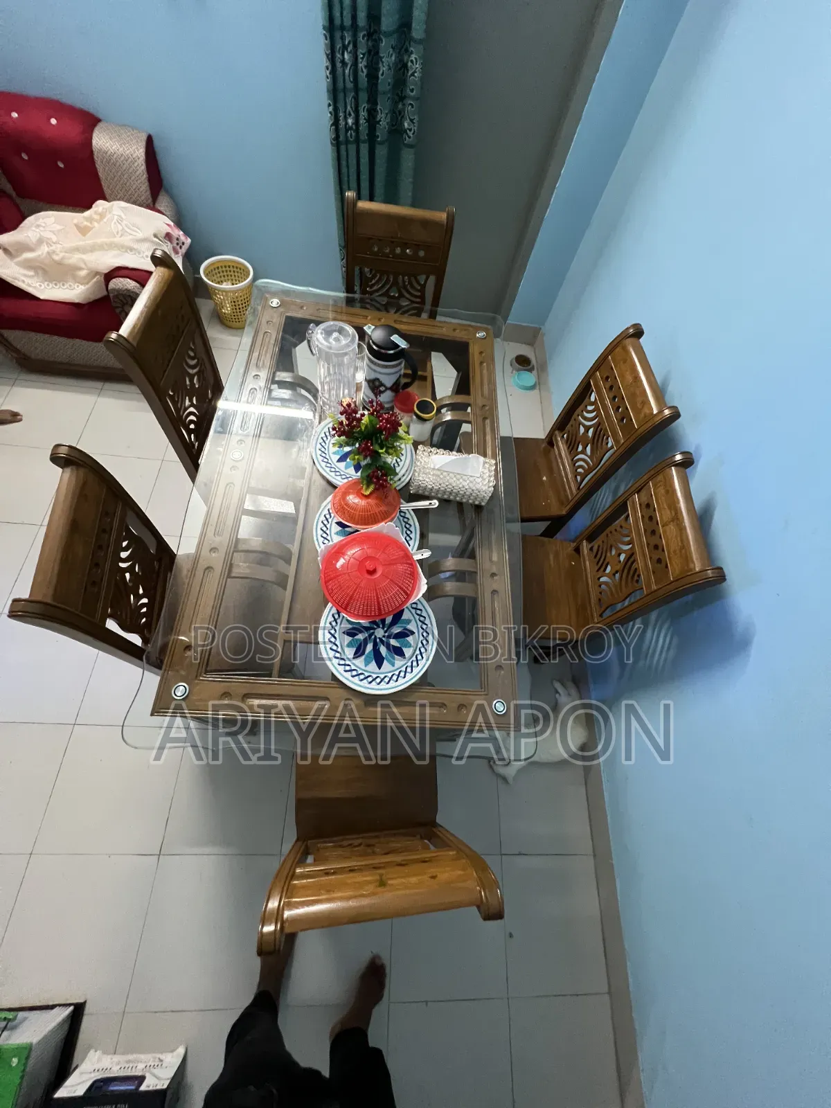 Dining table for sale