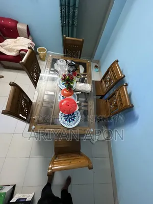 Dining table for sale