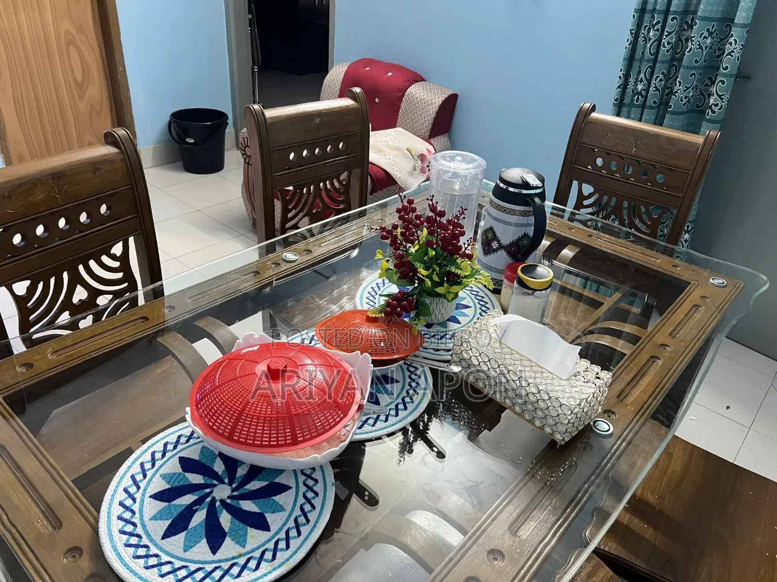 Dining table for sale