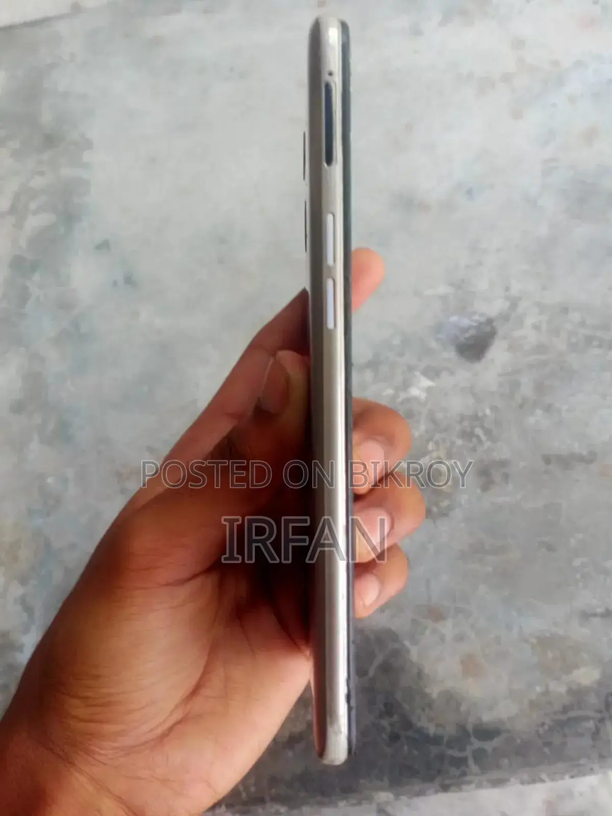 Oppo A3s 64 GB Gray