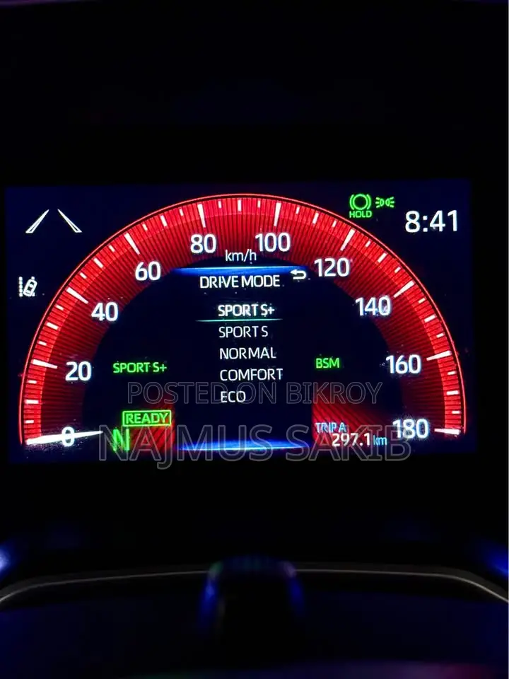 Toyota Corolla XSE (1.8L 4-cylinder 2WD) 2018 Orange