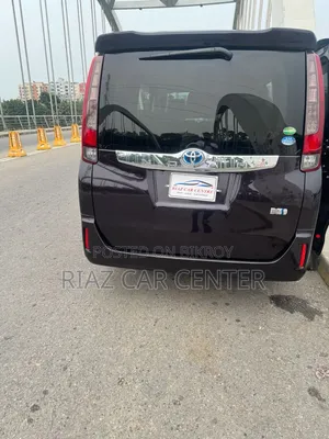 টয়োটা নোয়া ২০১৪ মেরুন