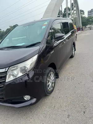 টয়োটা নোয়া ২০১৪ মেরুন