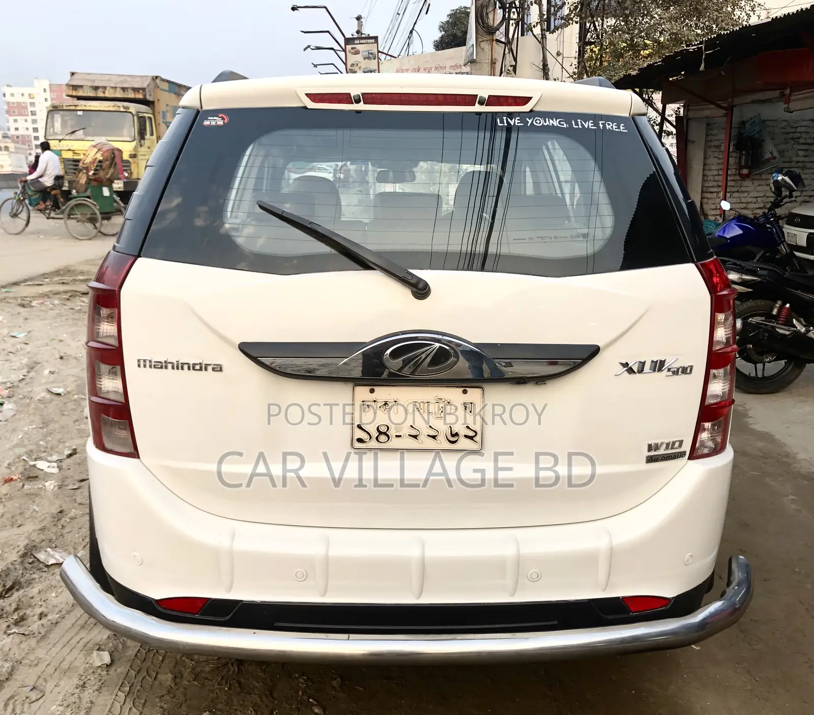 Mahindra XUV500 2016 White