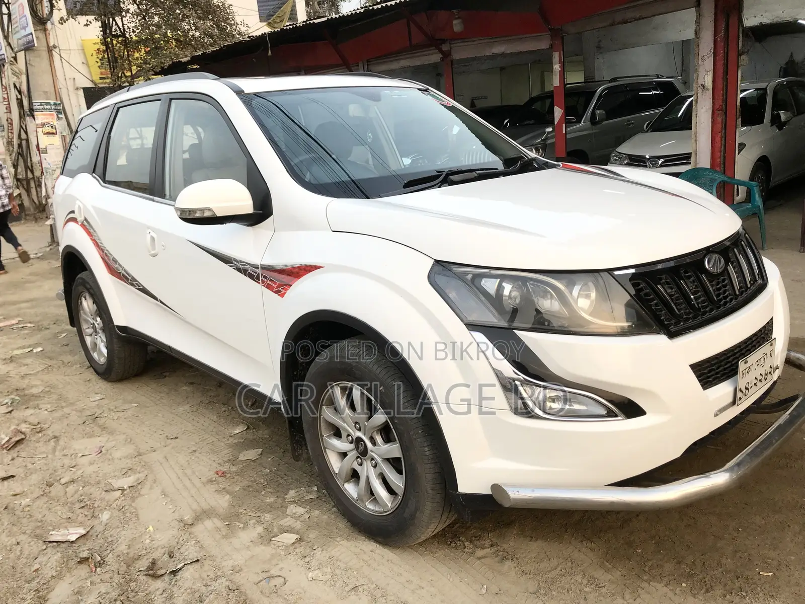 Mahindra XUV500 2016 White