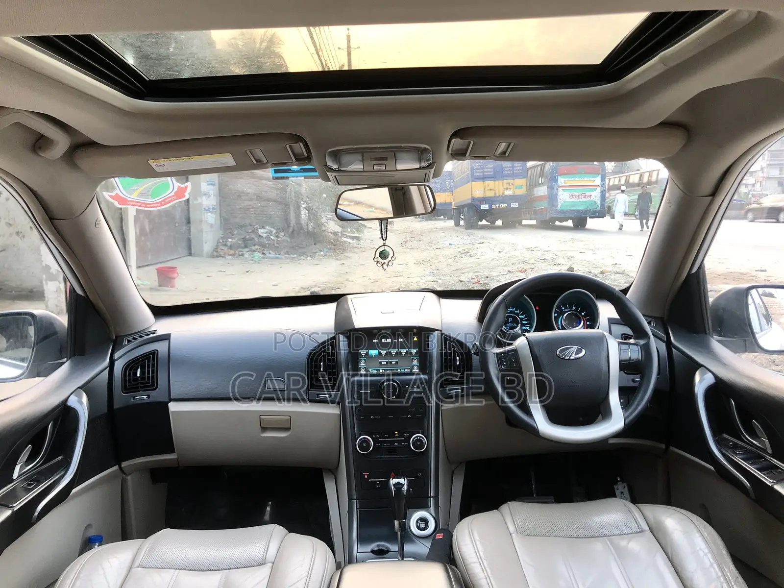 Mahindra XUV500 2016 White