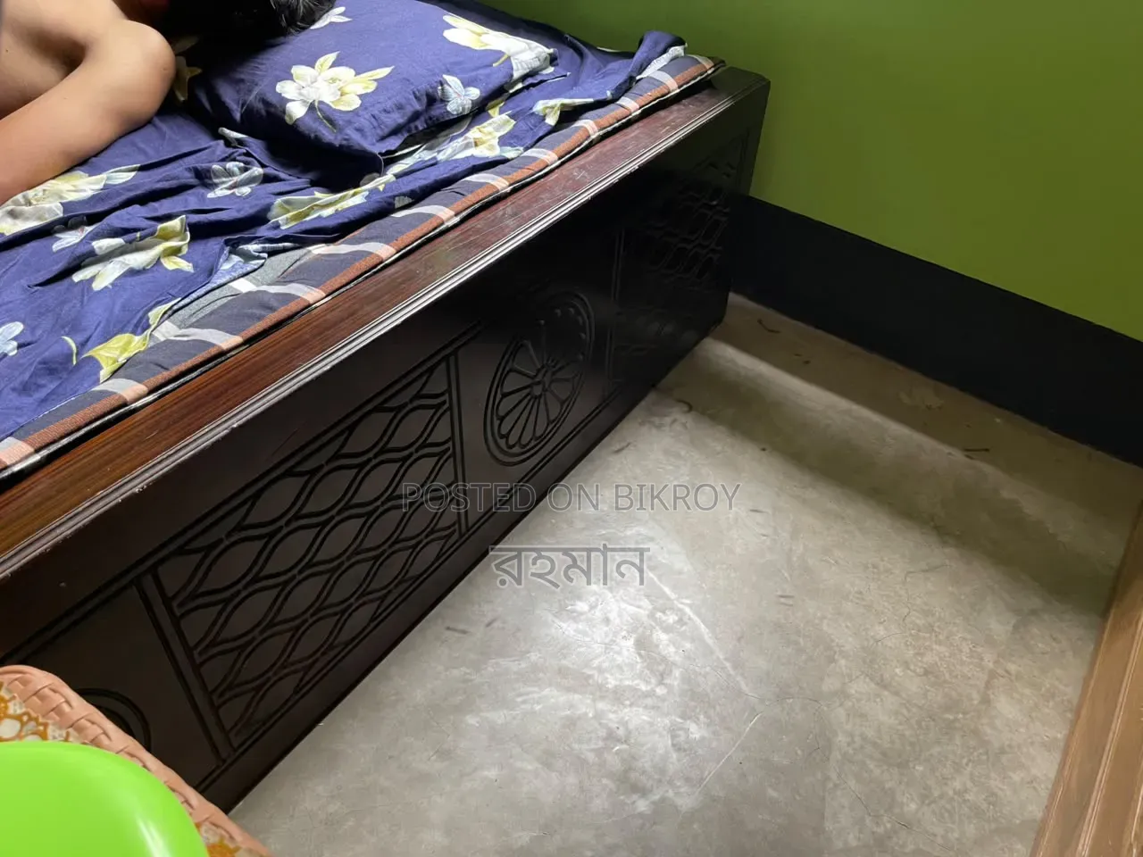 জরুরী খাট বিক্রয় হবে একদম ফ্রেশ অবস্থায় আছে।