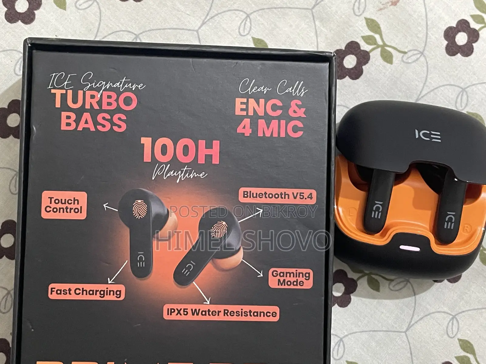 Airbus and Headphone