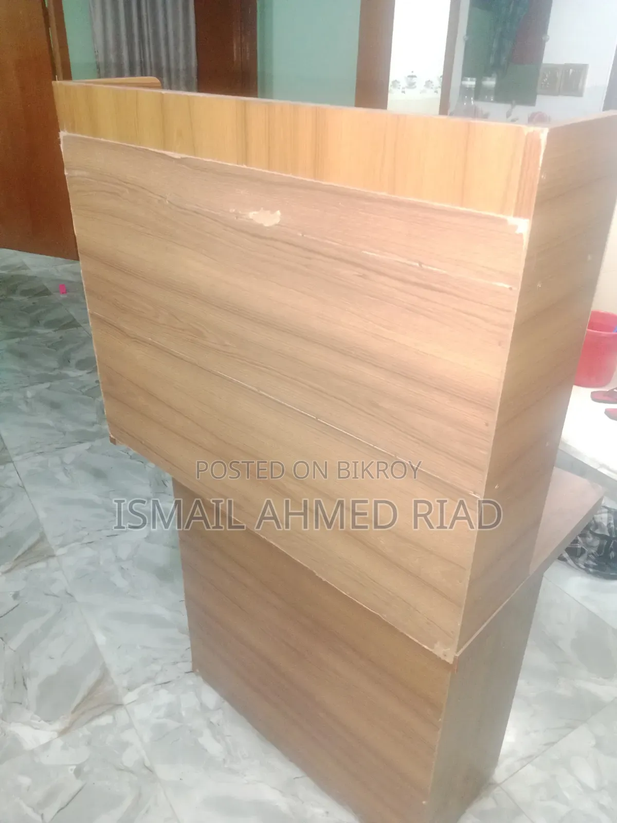 স্টাডি টেবিল