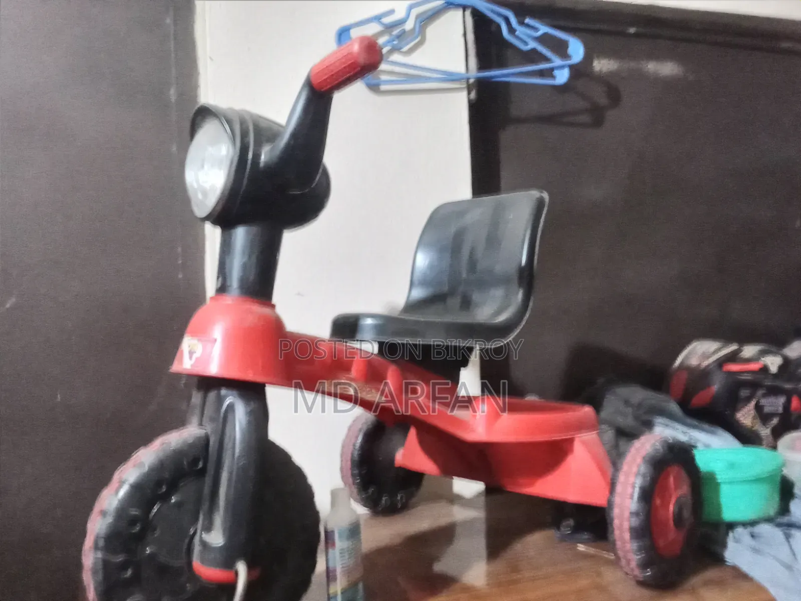 ছোট বাচ্চাদের গাড়িও একটি কোমর ফ্রেশ কন্ডিশন