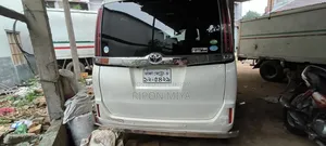 New Toyota Noah 2019 Pearl