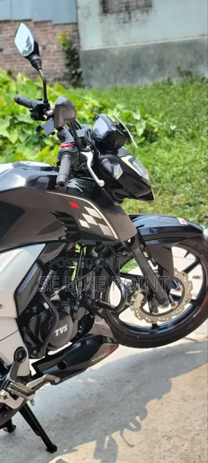 TVS Apache 160 4V 2023 Black