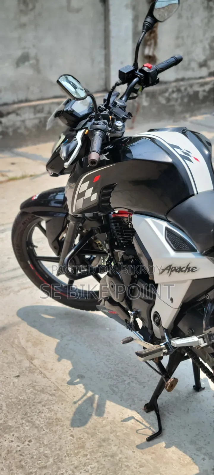 TVS Apache 160 4V 2023 Black