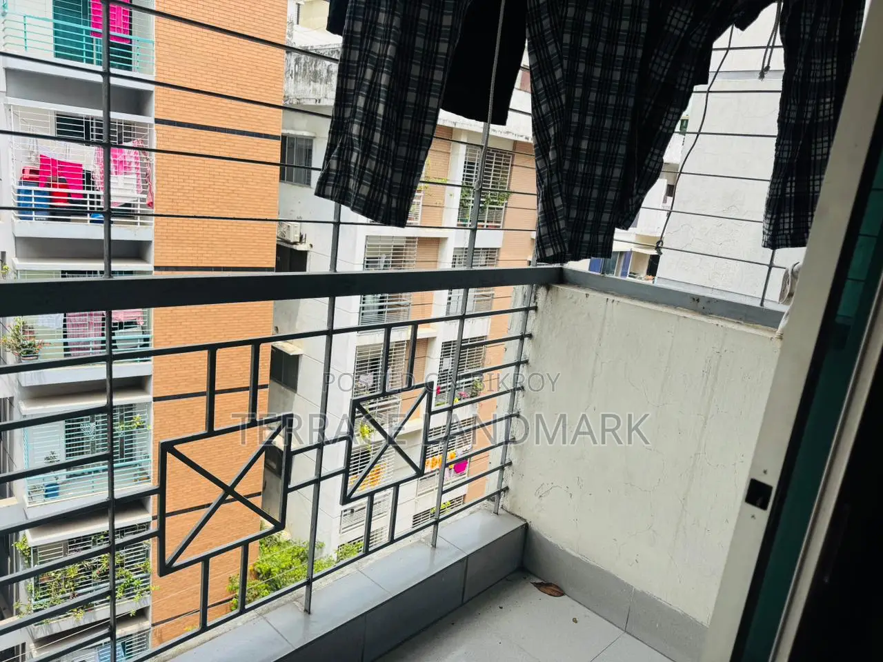 4bdrm Apartment in Basundhara for Sale