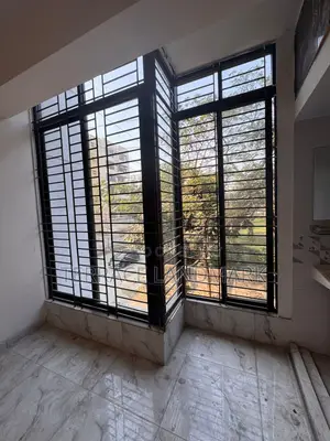 4-bedroom Apartment in Basundhara for sale