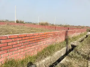 বিক্রয়ের জন্য বড় এম ব্লক দক্ষিণমুখী ৭.৫ কাঠার প্লট