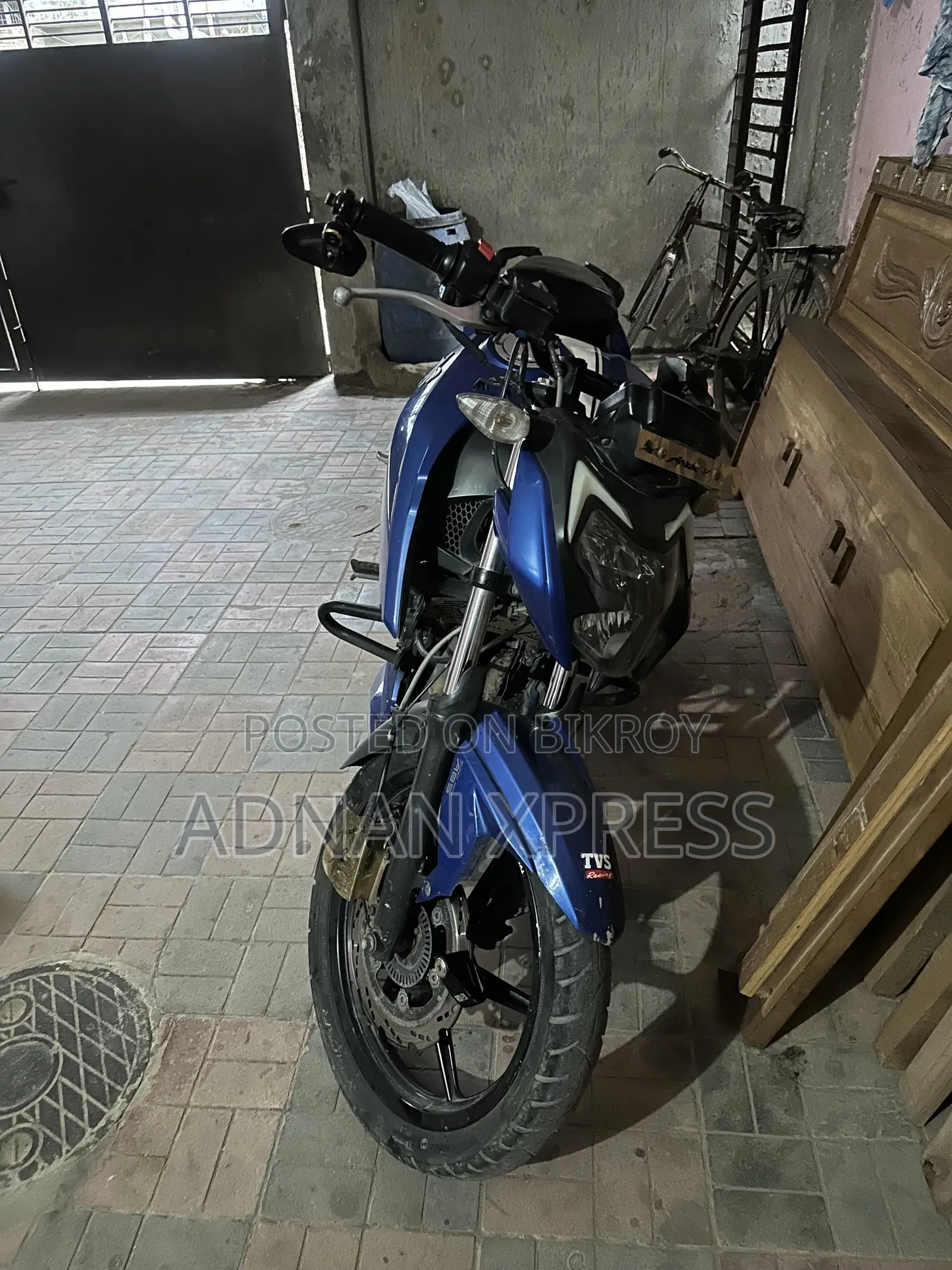TVS Apache 160 4V 2021 Blue