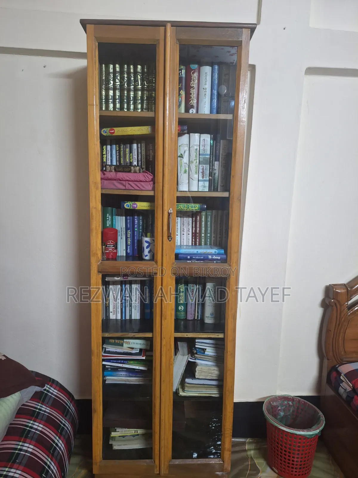 Wooden Bookshelf for Sale (In perfect condition)