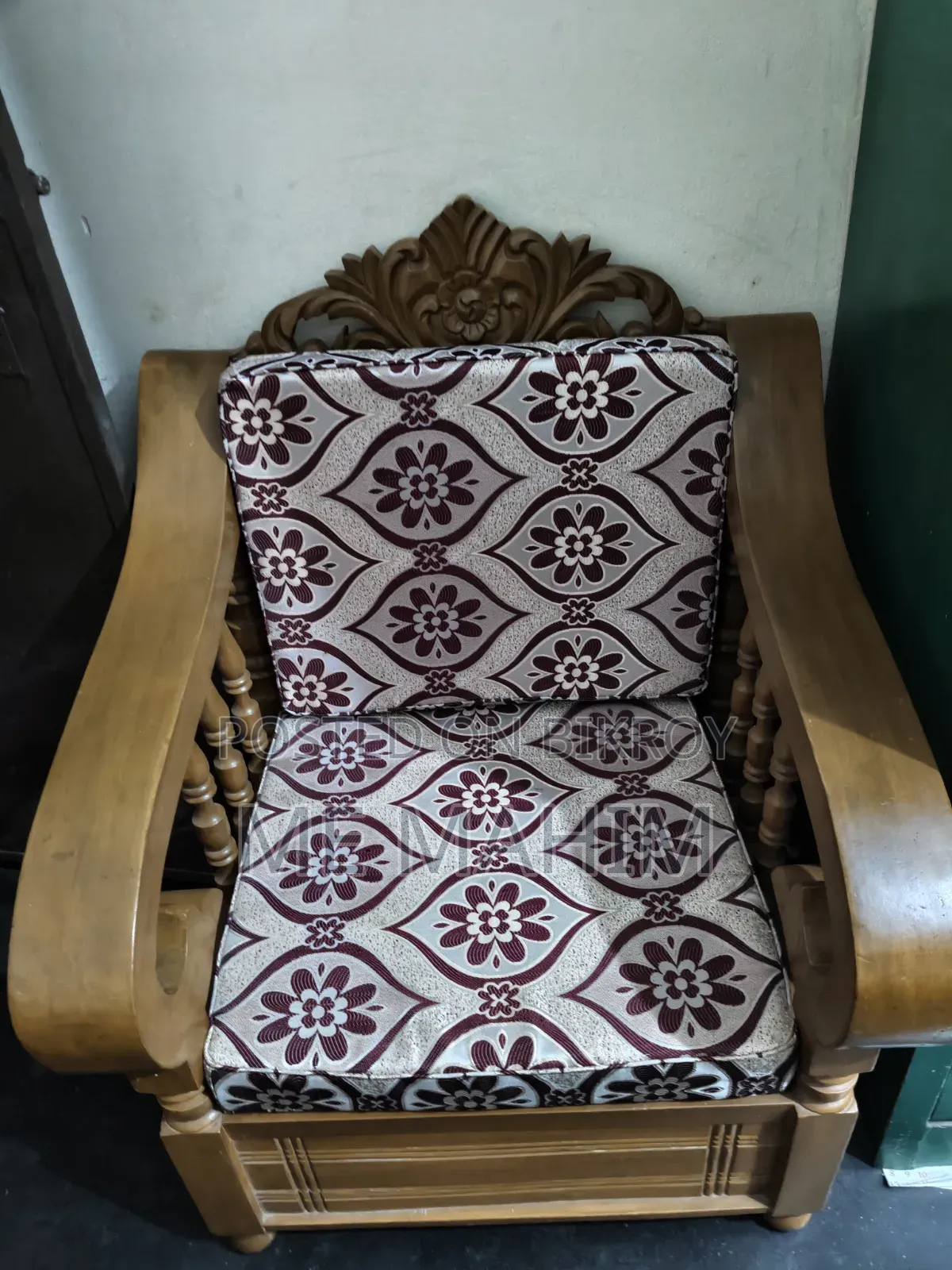 Sofa Set Urgent Sale