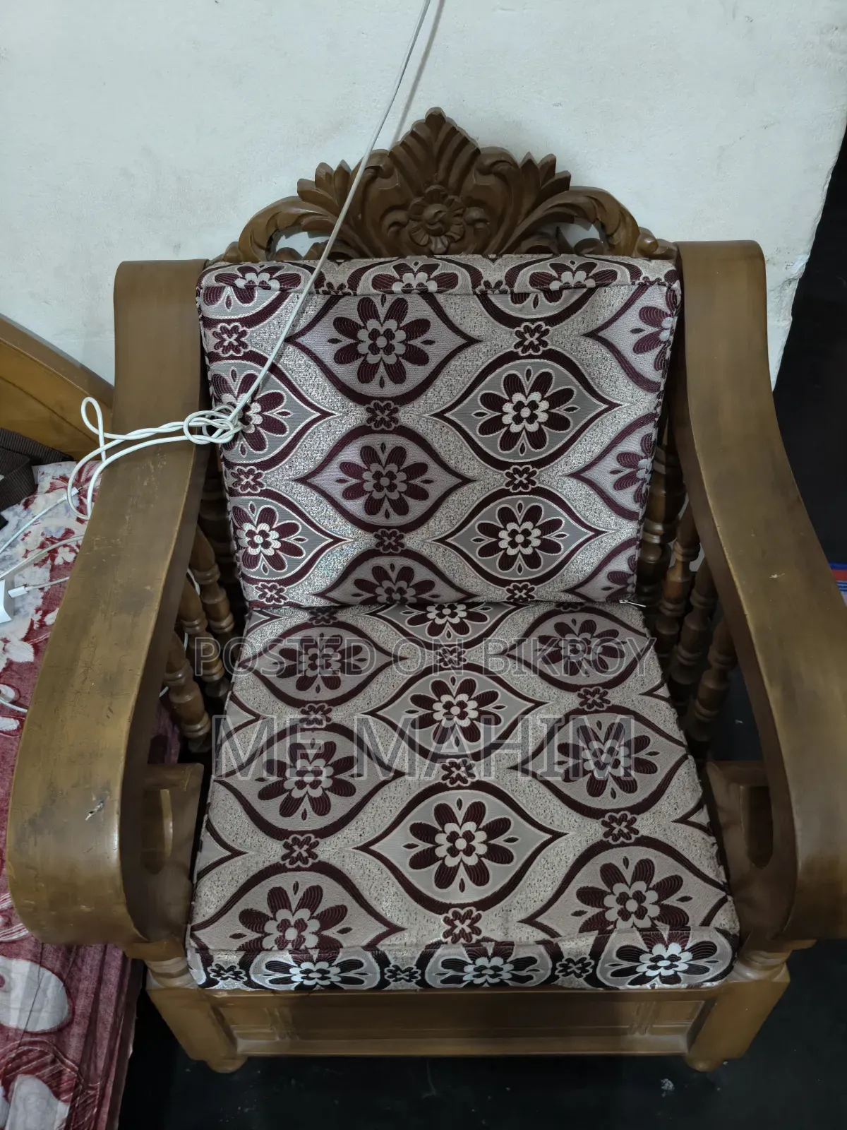 Sofa Set Urgent Sale