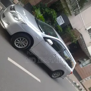 Toyota Corolla Base 4-door Sedan (1.8L 4-cylinder 5-speed Manual) 2010 Silver