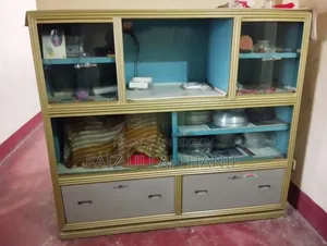 শোকেস বিক্রির জন্য