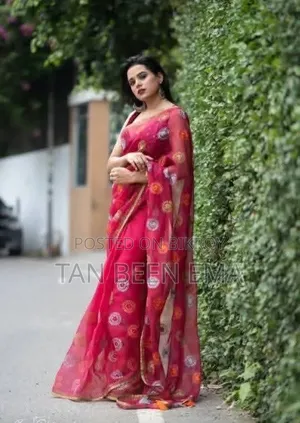 মসলিন শাড়ি