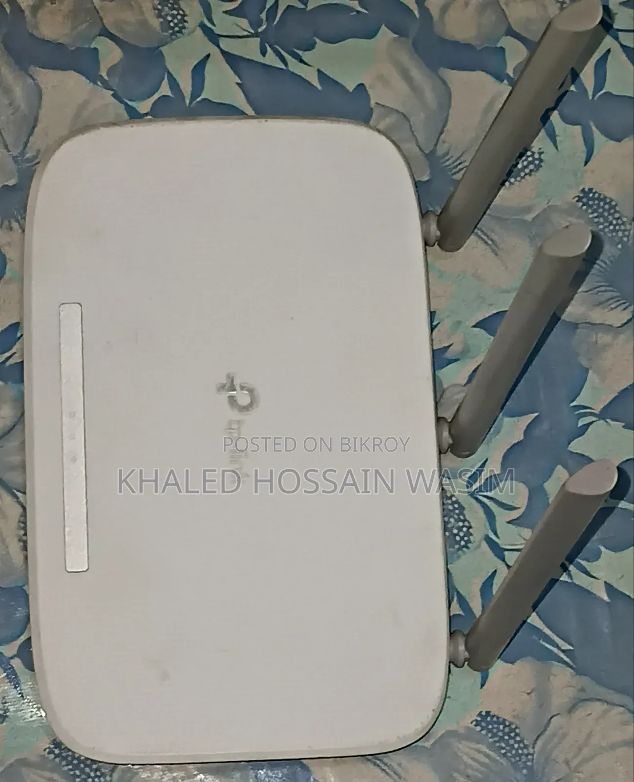 Selling fresh and running three-antenna Tp-Link Router Model: TL-WR845N.
