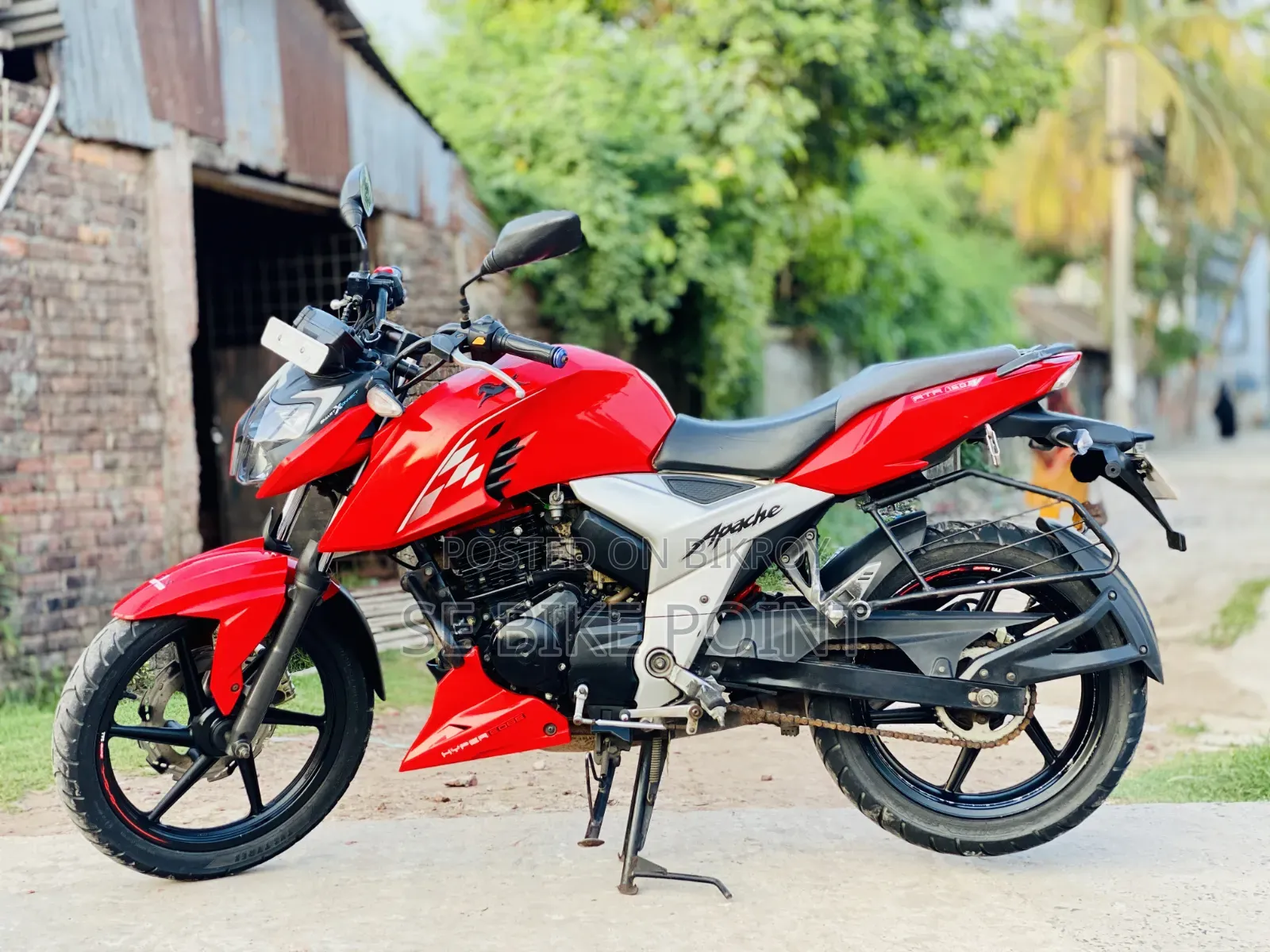 TVS Apache 160 4V 2023 Red