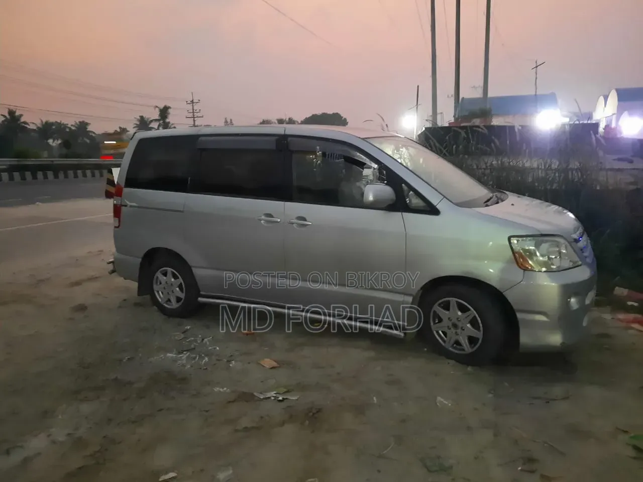 Toyota Noah 2005 White