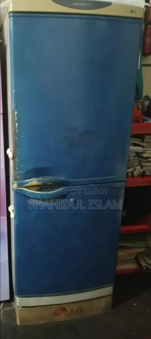 Lg Freez ৩০০০০ টাকা