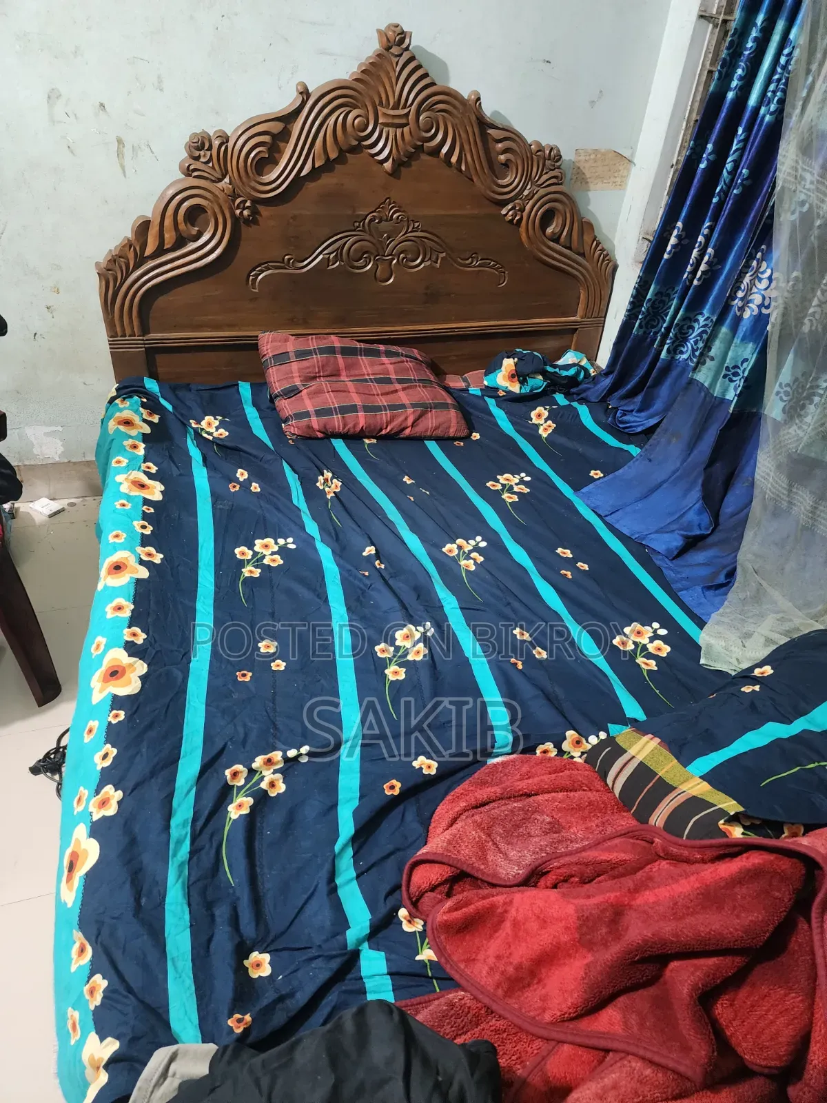 Semi Double Bed, Mattress, 2 Pillows, Bolster