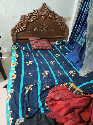 Semi Double Bed, Mattress, 2 Pillows, Bolster