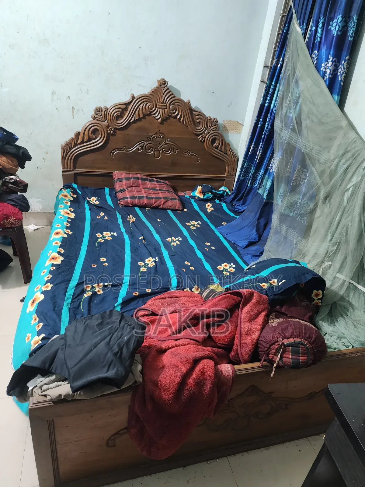 Semi Double Bed, Mattress, 2 Pillows, Bolster