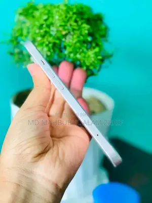 নতুন অ্যাপল আইফোন ১৩ ১২৮ জিবি হোয়াইট