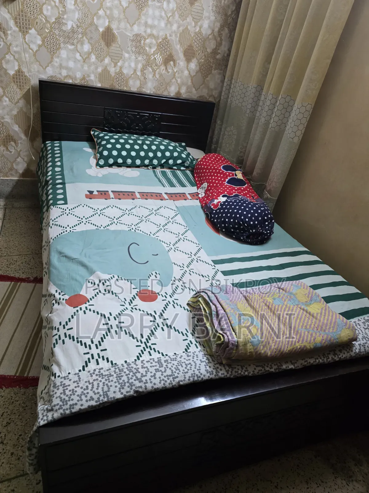 ম্যাট্রেসসহ সিঙ্গেল বেড