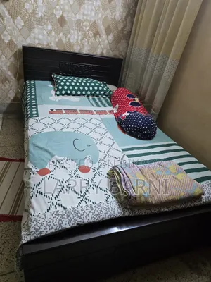 ম্যাট্রেসসহ সিঙ্গেল বেড
