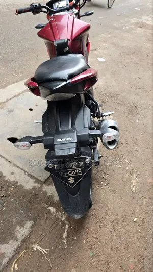 Suzuki Gixxer Monotone 2015 Red