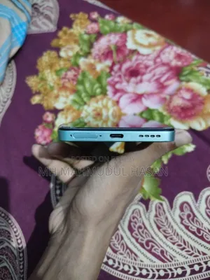 রিয়েলমি ১২৮ জিবি ব্লু