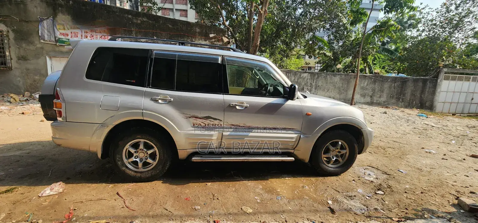 মিতসুবিশি পাজেরো ২০০২ সিলভার