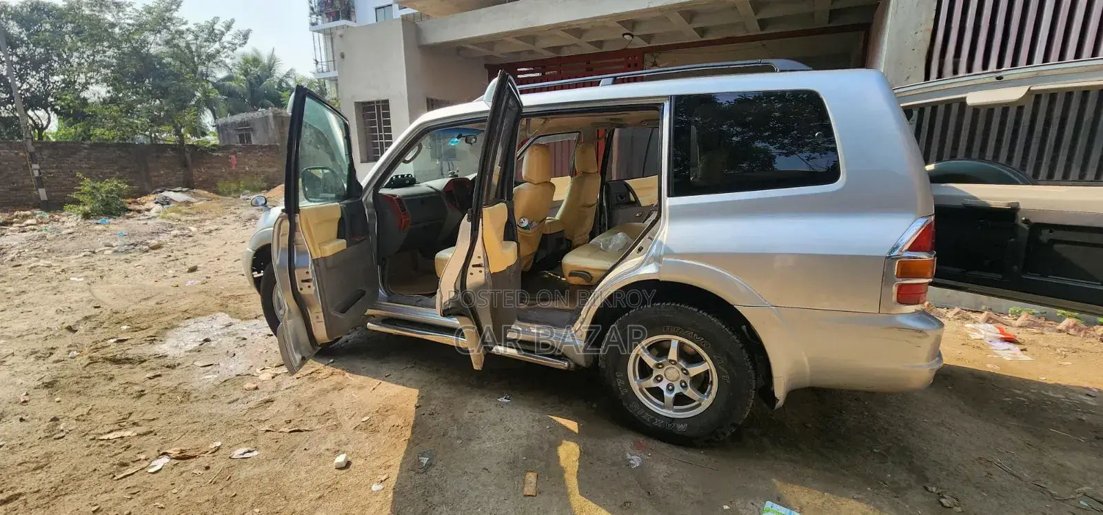 মিতসুবিশি পাজেরো ২০০২ সিলভার