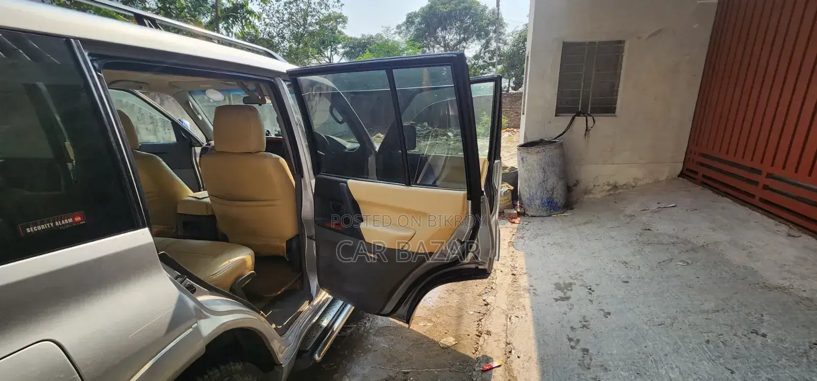 মিতসুবিশি পাজেরো ২০০২ সিলভার