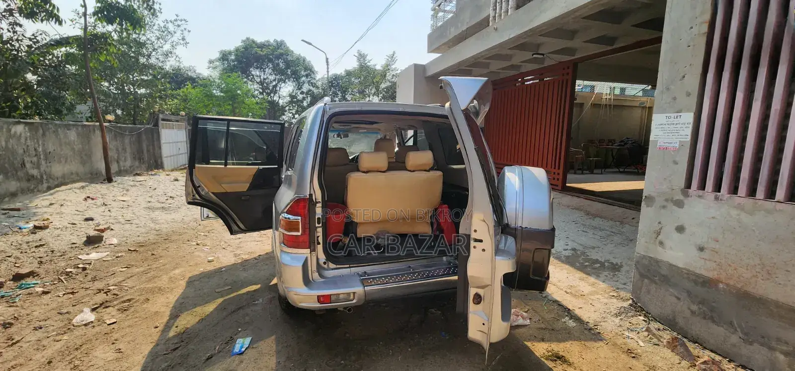 মিতসুবিশি পাজেরো ২০০২ সিলভার