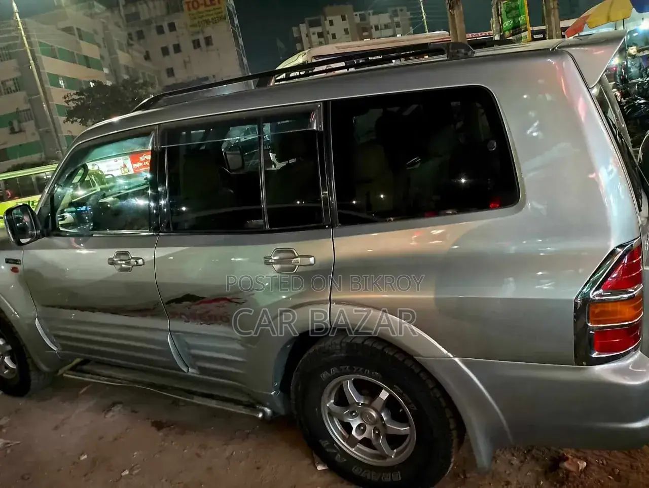 মিতসুবিশি পাজেরো ২০০২ সিলভার