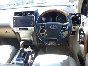 Toyota Land Cruiser Prado 2022 Pearl