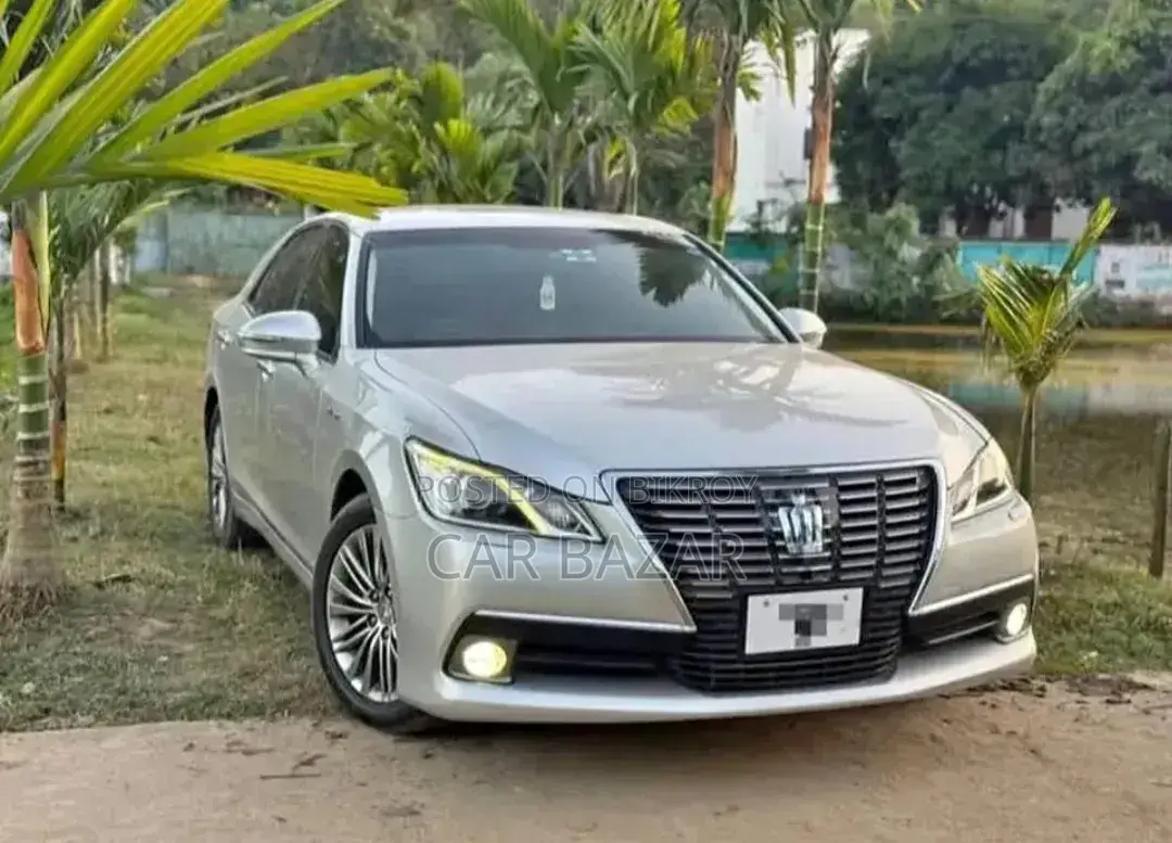 টয়োটা ক্রাউন ২০১৪ সিলভার