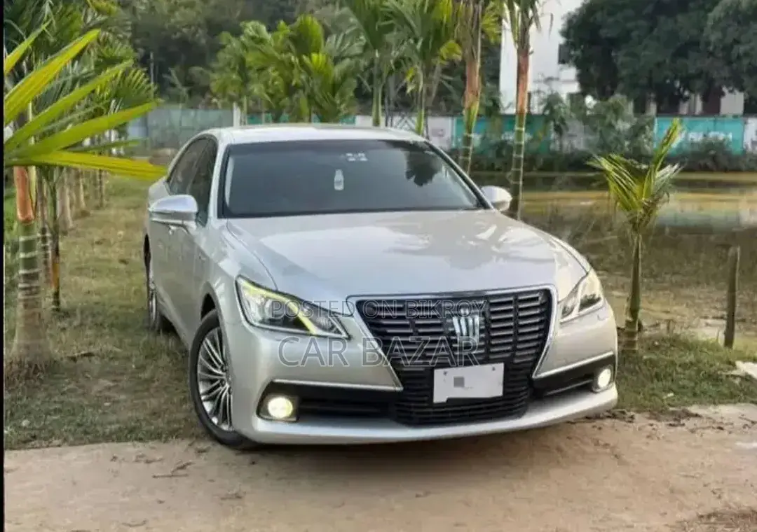 টয়োটা ক্রাউন ২০১৪ সিলভার