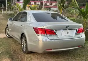 টয়োটা ক্রাউন ২০১৪ সিলভার