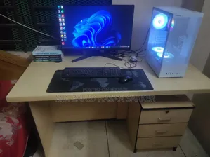 Computer Desk Table 4.5/2.5 Ft