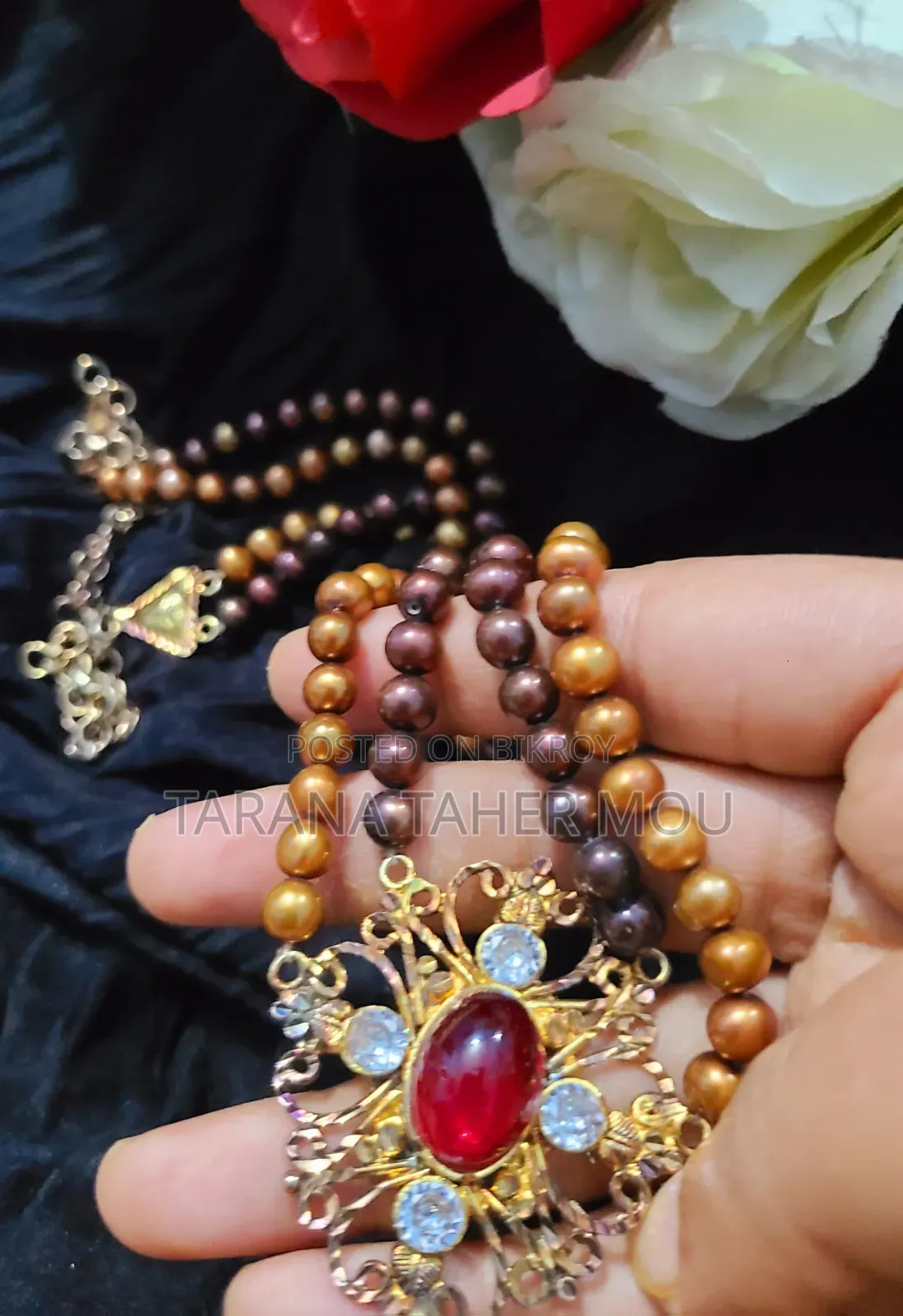 Cute Pearl Necklace by Aarong